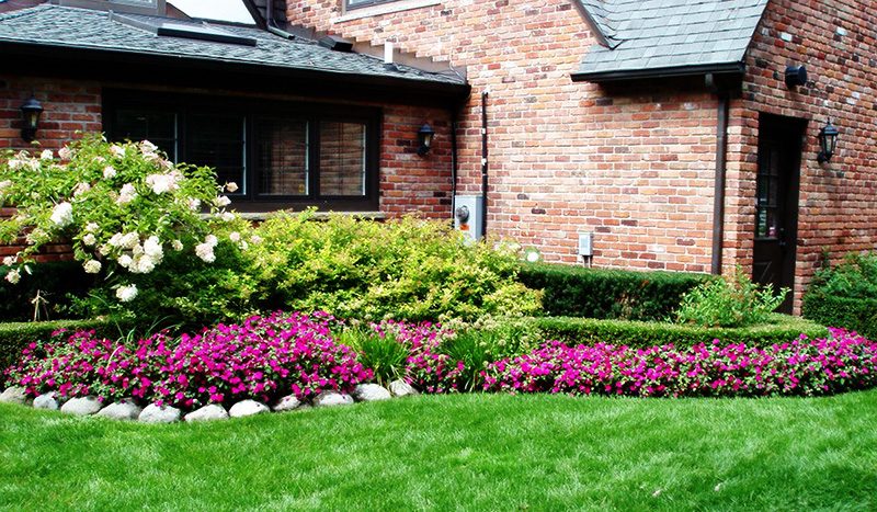 Progettazione e realizzazione giardini privati e pubblici, aree ... Sistemazione giardini privati